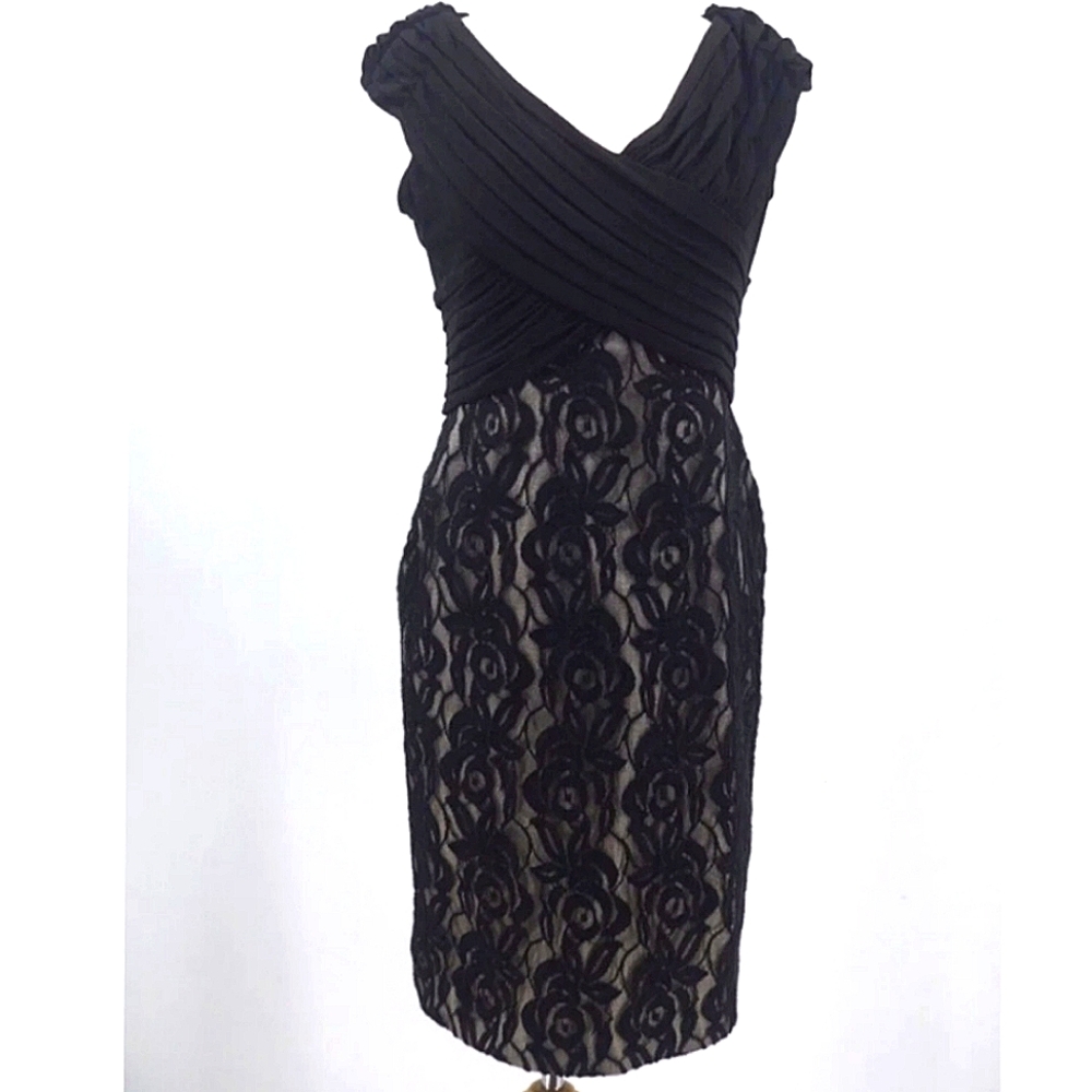 Adrianna Papell Floral Lace V-neck LBD Cocktail Dress